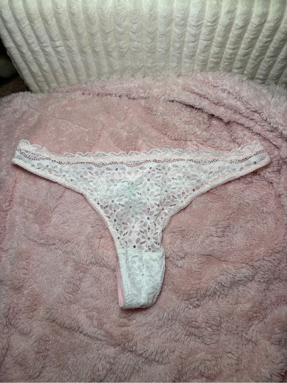 Victoria's Secret Lace Thong - Light Pink & White